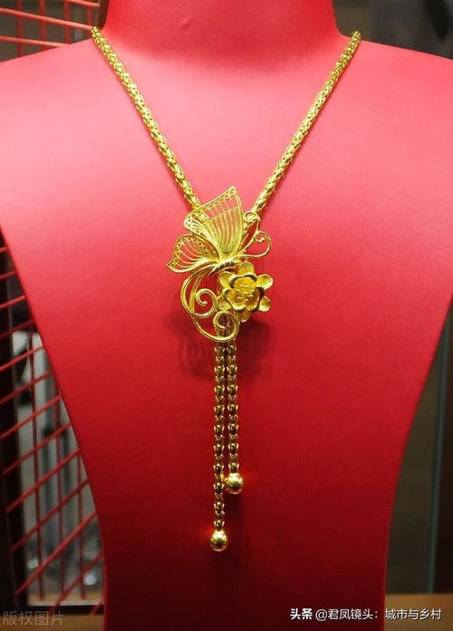 湖北宜昌珠寶首飾店 黃金飾品琳瑯滿目，龍鳳呈祥與美發(fā)飾品銷售新趨勢