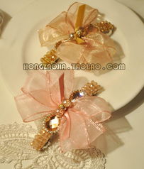 進口韓國水鉆大蝴蝶結發(fā)飾 流行美發(fā)首飾新風尚