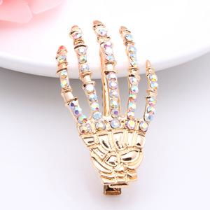 時尚鬼魅魅力 艾佳飾品骷髏手骨發夾，打造個性發型新潮流